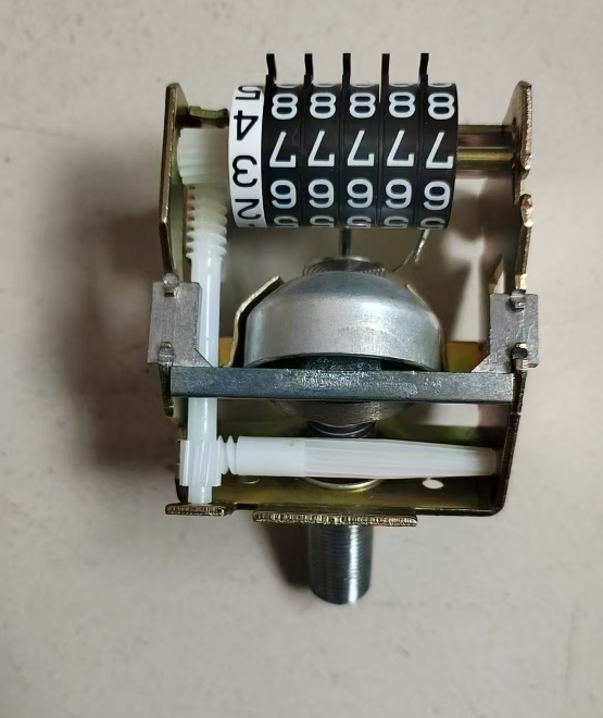 CG125 145 motorcycle speedometer movement machine